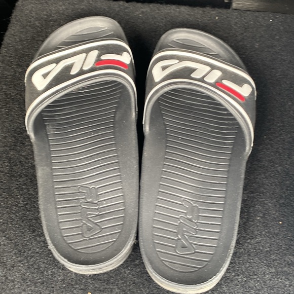 Women’s Filas Sandals size 8 - Picture 3 of 4